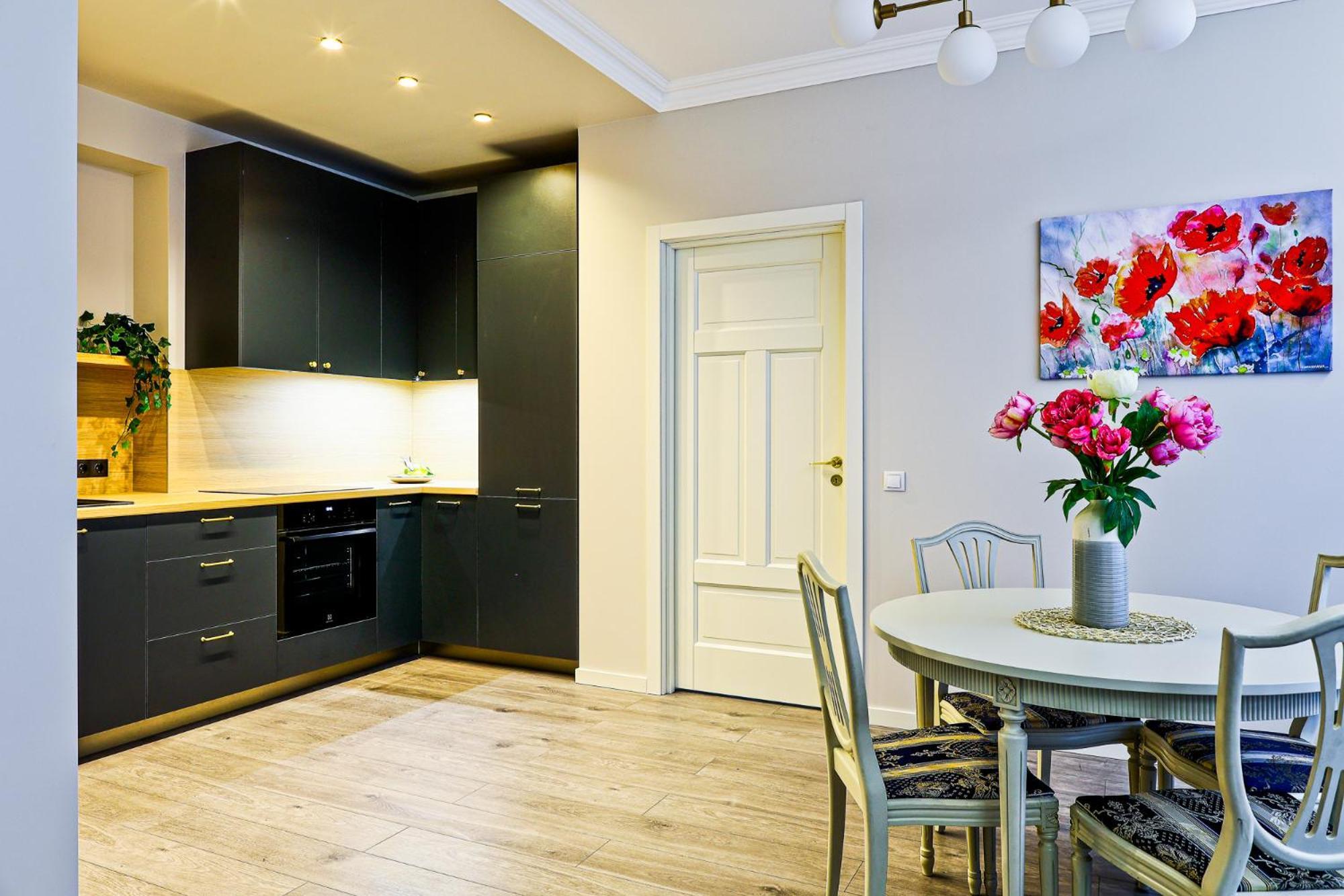 Superb Apartment In City Centre Riga Luaran gambar