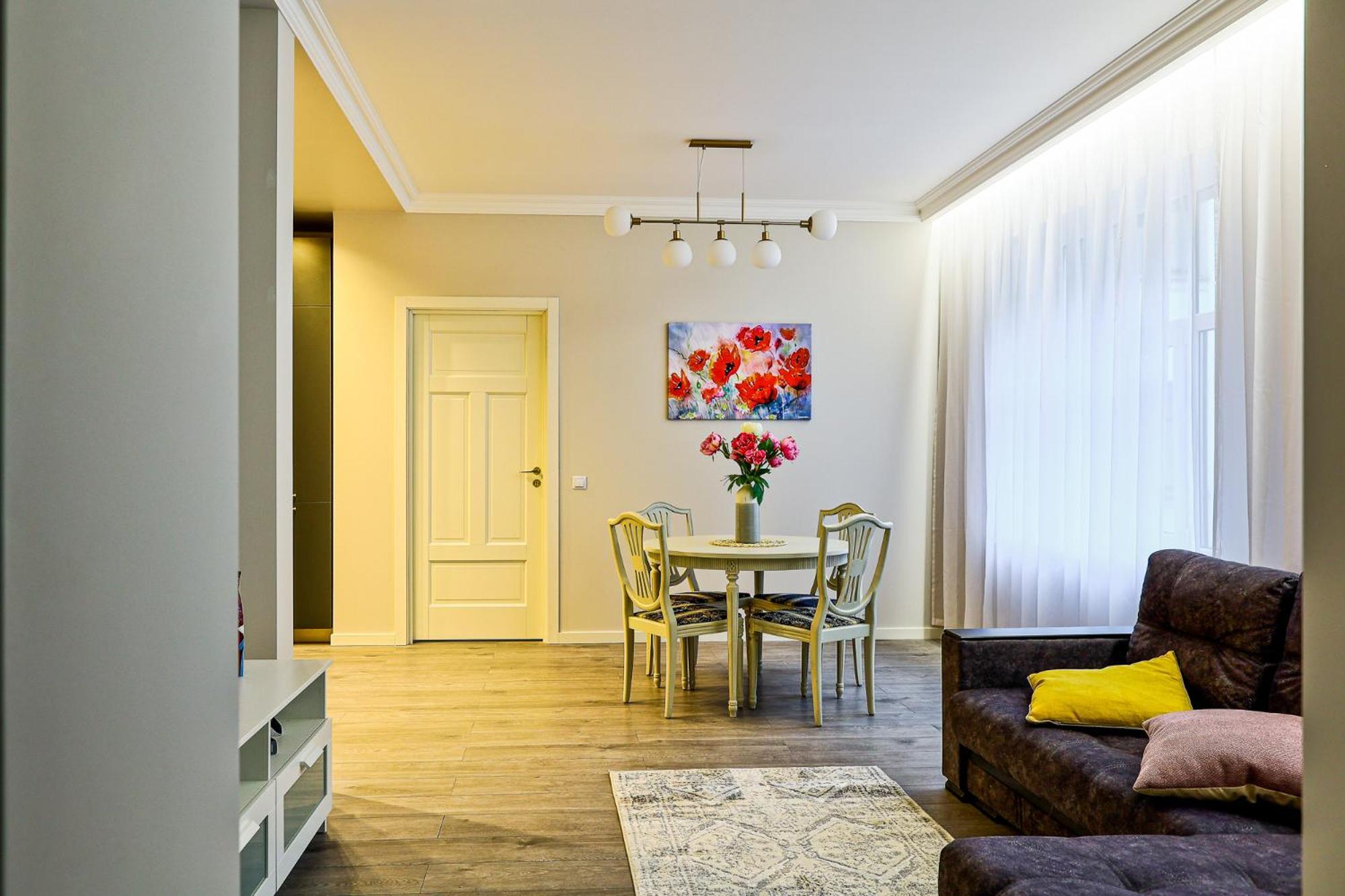 Superb Apartment In City Centre Riga Luaran gambar