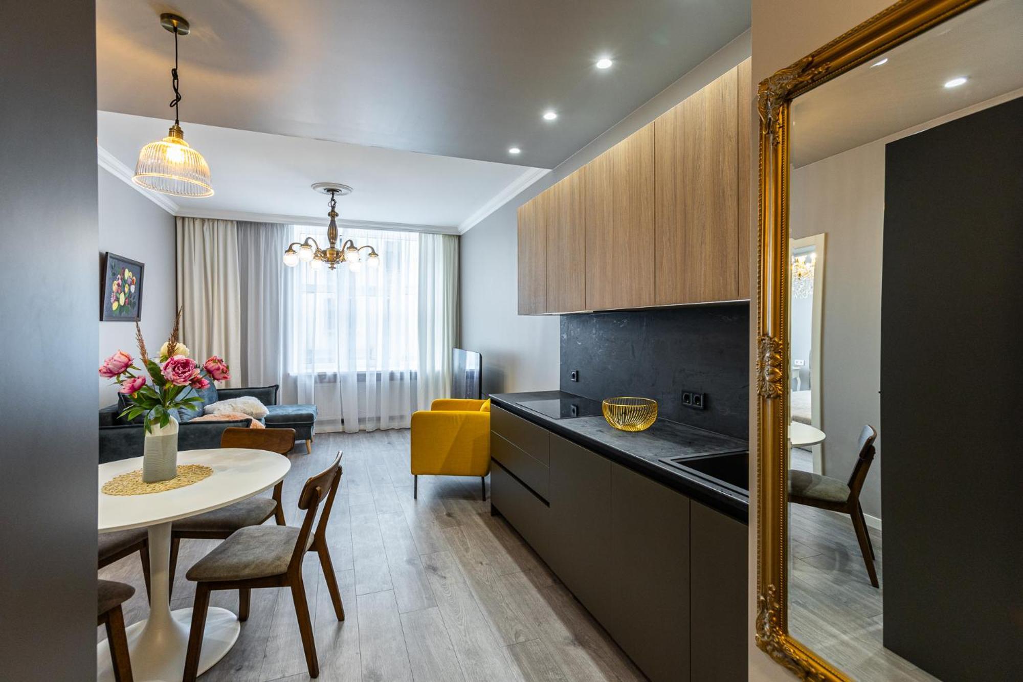 Superb Apartment In City Centre Riga Luaran gambar